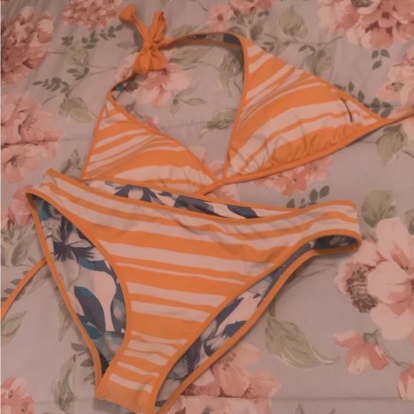Bikini floral striped Reversible size 14/16 XL yellow stripped one side … - Picture 9 of 13